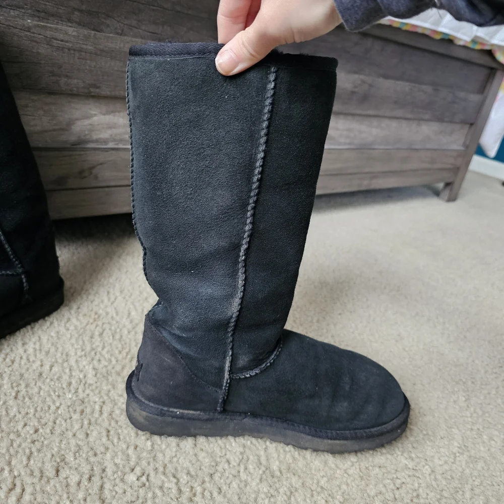UGG black classic tall boots sheepskin shearling size 8